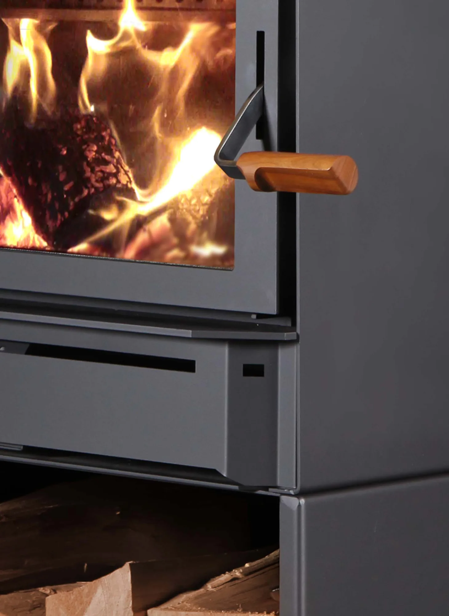 Blaze King Boxer 24 large glass door and wood handle detail