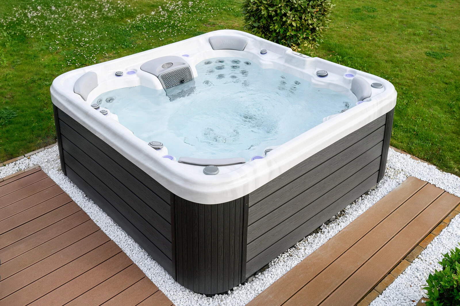 Wellis Vienna Life hot tub near Rathdrum